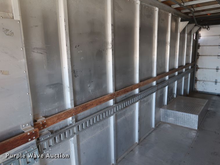 image for item JX9228 2000 Freightliner MT45  delivery truck