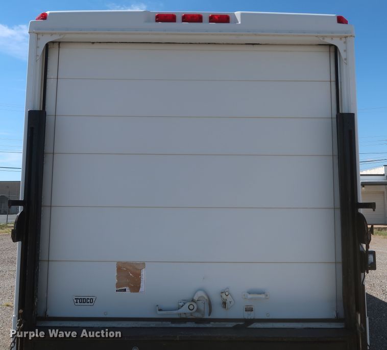 image for item JX9228 2000 Freightliner MT45  delivery truck