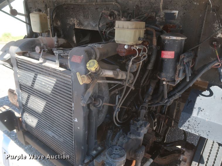 image for item JX9228 2000 Freightliner MT45  delivery truck