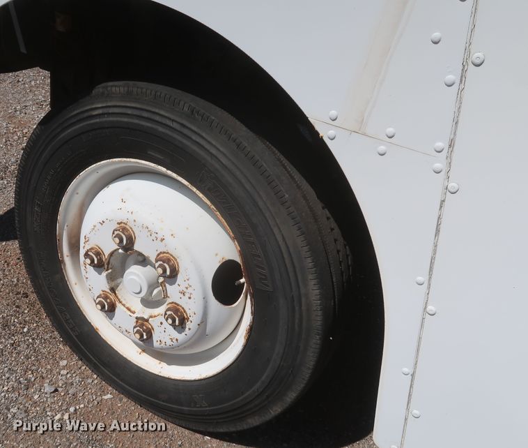 image for item JX9228 2000 Freightliner MT45  delivery truck