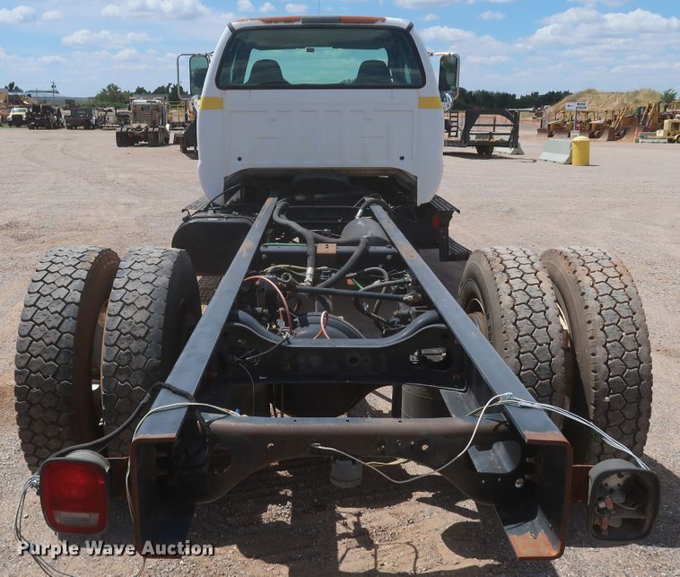 image for item JX9248 2004 Ford F750 Super Duty  Ext. Cab truck cab and chassis