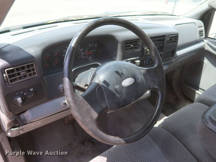 image for item JX9248 2004 Ford F750 Super Duty  Ext. Cab truck cab and chassis