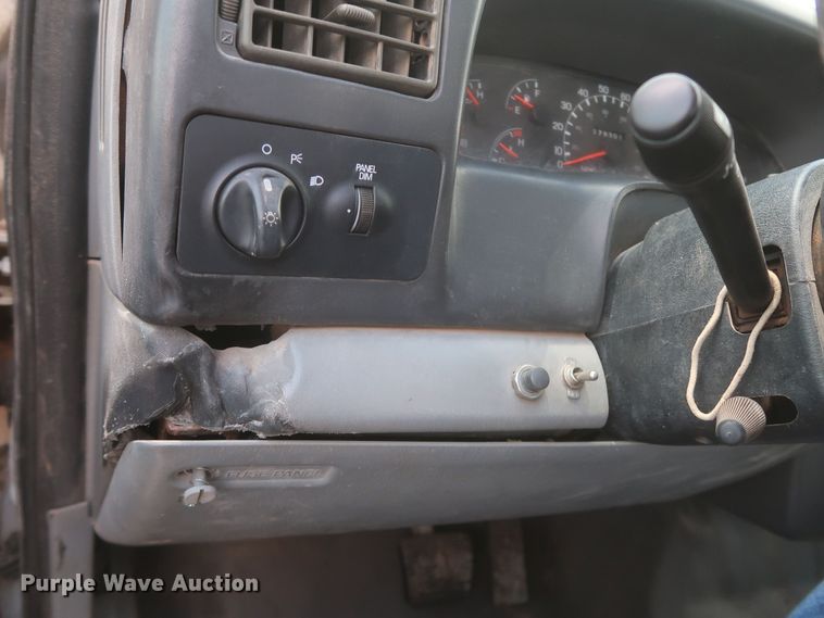 image for item JX9248 2004 Ford F750 Super Duty  Ext. Cab truck cab and chassis