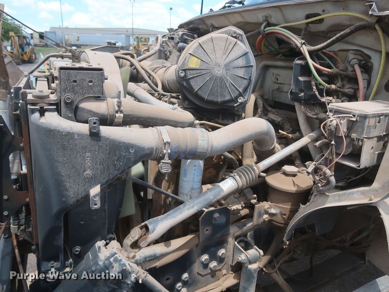 image for item JX9248 2004 Ford F750 Super Duty  Ext. Cab truck cab and chassis