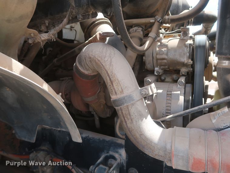 image for item JX9248 2004 Ford F750 Super Duty  Ext. Cab truck cab and chassis