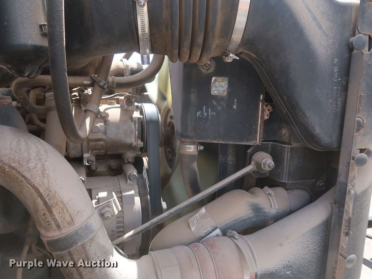 image for item JX9248 2004 Ford F750 Super Duty  Ext. Cab truck cab and chassis