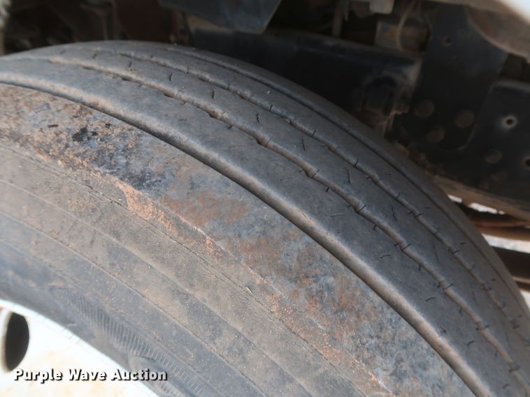 image for item JX9248 2004 Ford F750 Super Duty  Ext. Cab truck cab and chassis