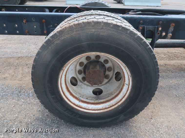 image for item JX9248 2004 Ford F750 Super Duty  Ext. Cab truck cab and chassis