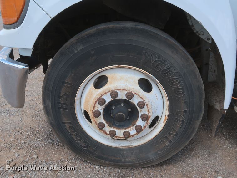 image for item JX9248 2004 Ford F750 Super Duty  Ext. Cab truck cab and chassis