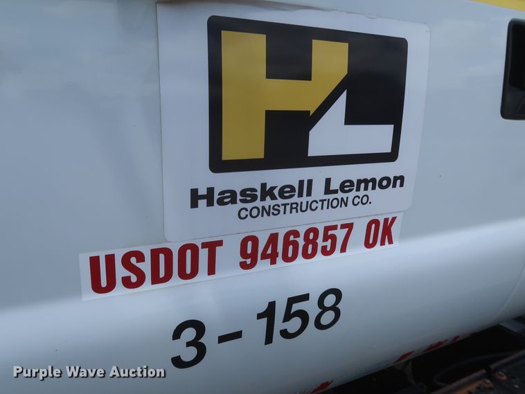 image for item JX9248 2004 Ford F750 Super Duty  Ext. Cab truck cab and chassis