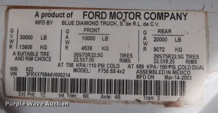 image for item JX9248 2004 Ford F750 Super Duty  Ext. Cab truck cab and chassis