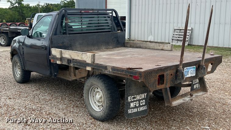 image for item JX9455 2000 Ford F150  bale bed pickup truck