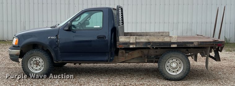 image for item JX9455 2000 Ford F150  bale bed pickup truck