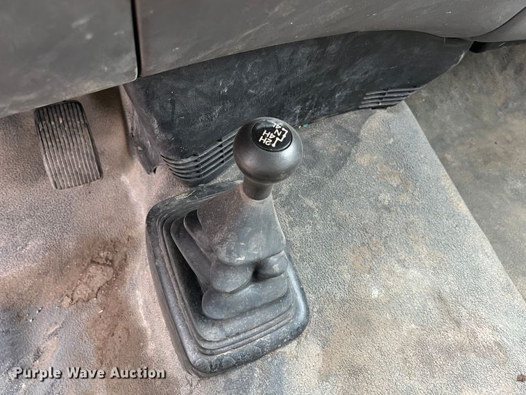 image for item JX9455 2000 Ford F150  bale bed pickup truck