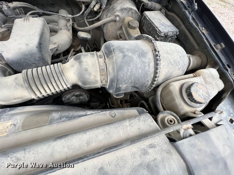 image for item JX9455 2000 Ford F150  bale bed pickup truck