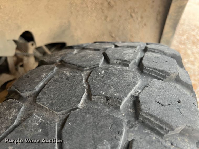 image for item JX9455 2000 Ford F150  bale bed pickup truck