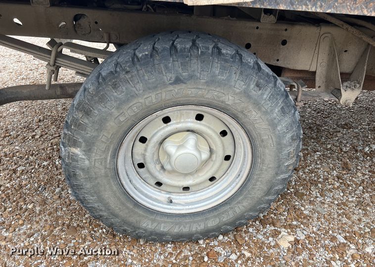 image for item JX9455 2000 Ford F150  bale bed pickup truck