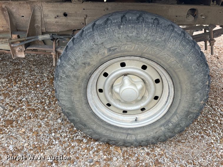 image for item JX9455 2000 Ford F150  bale bed pickup truck