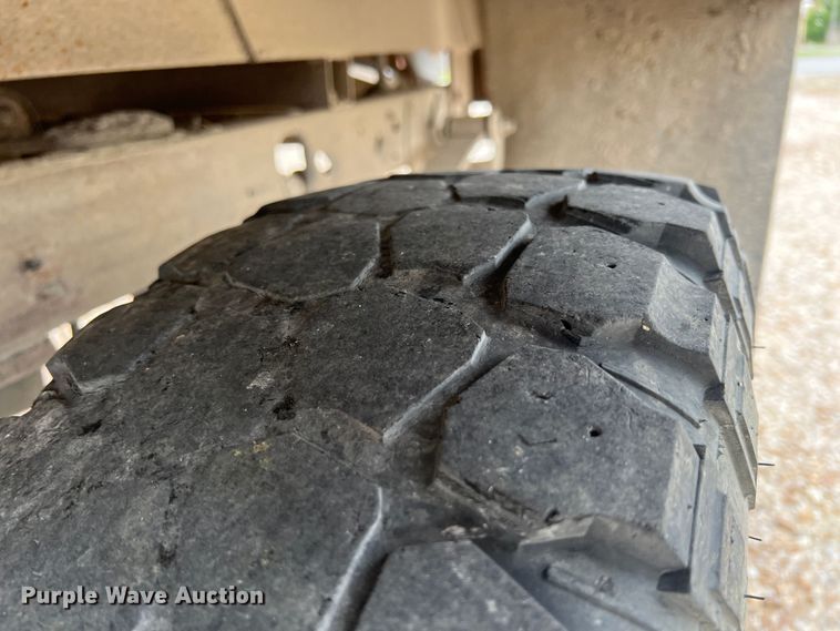 image for item JX9455 2000 Ford F150  bale bed pickup truck