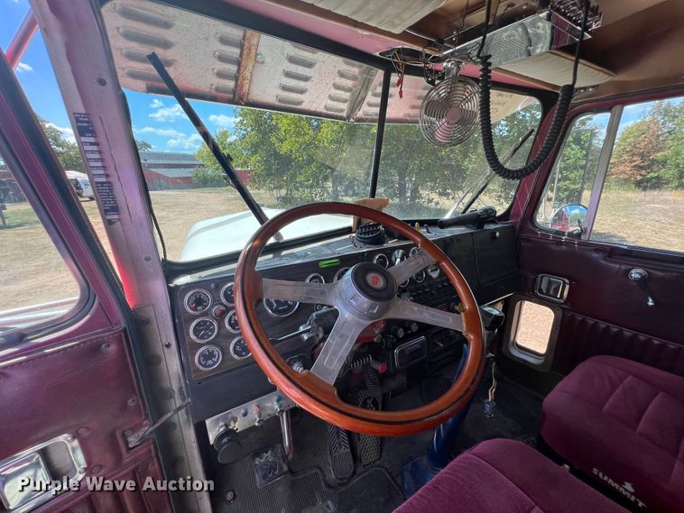 image for item JX9474 1978 Kenworth  tow truck