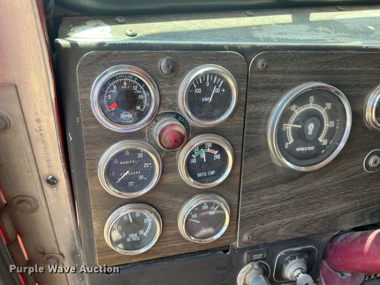 image for item JX9474 1978 Kenworth  tow truck