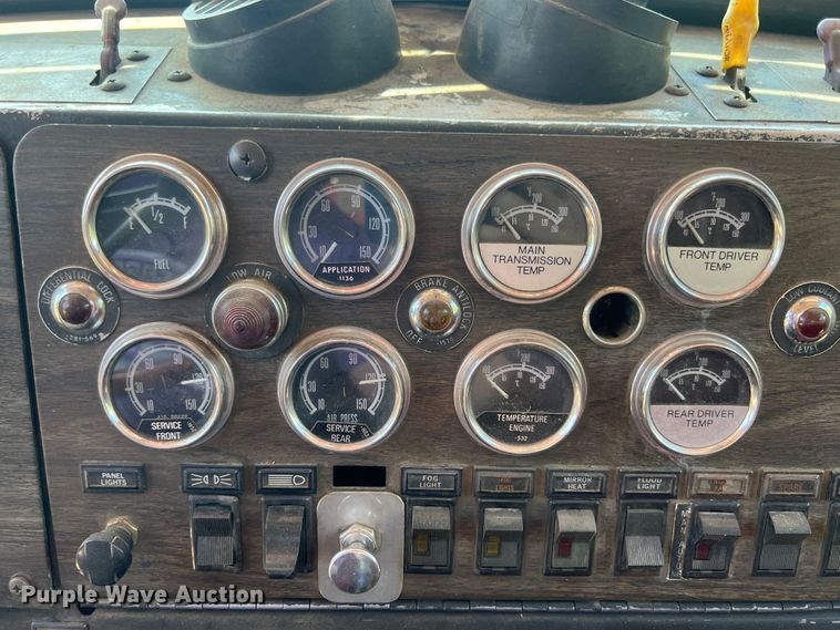 image for item JX9474 1978 Kenworth  tow truck