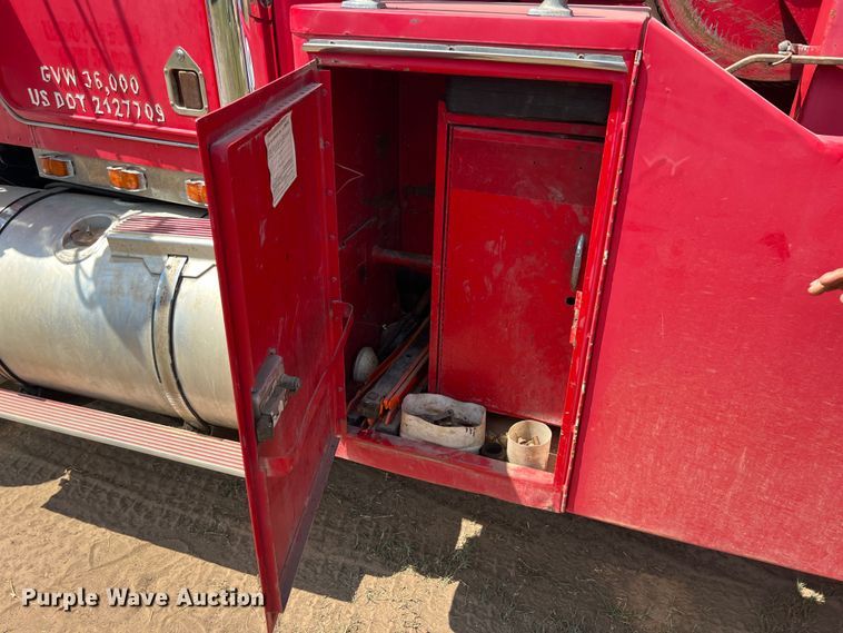 image for item JX9474 1978 Kenworth  tow truck