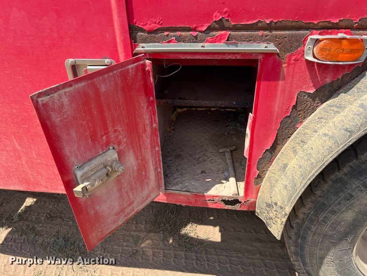 image for item JX9474 1978 Kenworth  tow truck