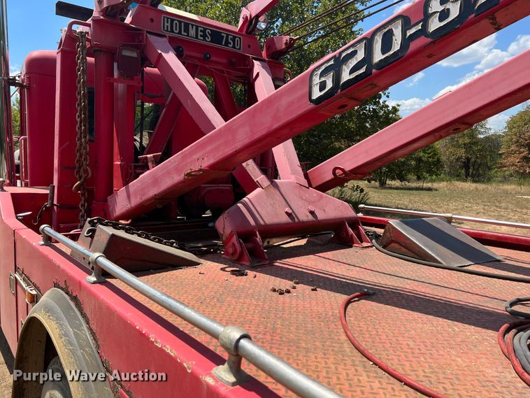 image for item JX9474 1978 Kenworth  tow truck