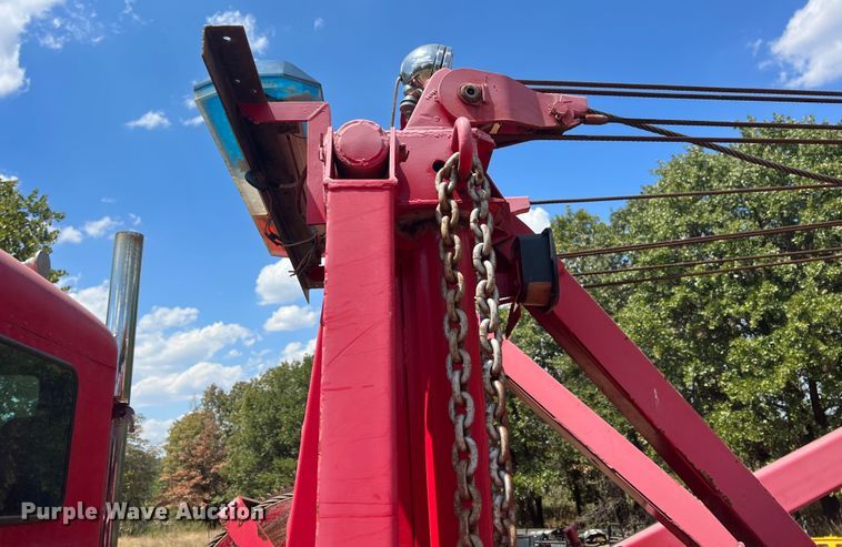 image for item JX9474 1978 Kenworth  tow truck