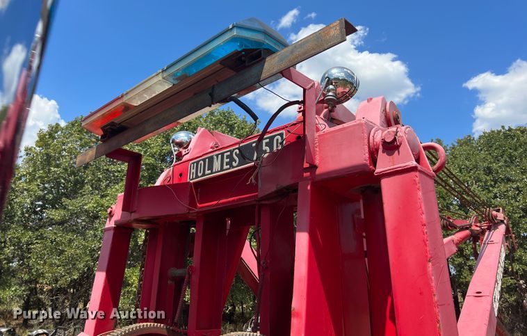 image for item JX9474 1978 Kenworth  tow truck