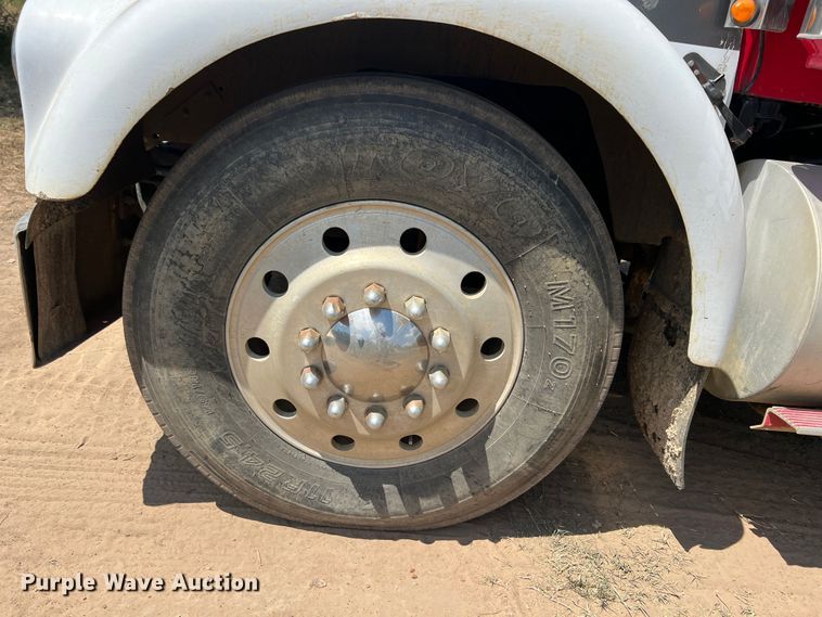 image for item JX9474 1978 Kenworth  tow truck