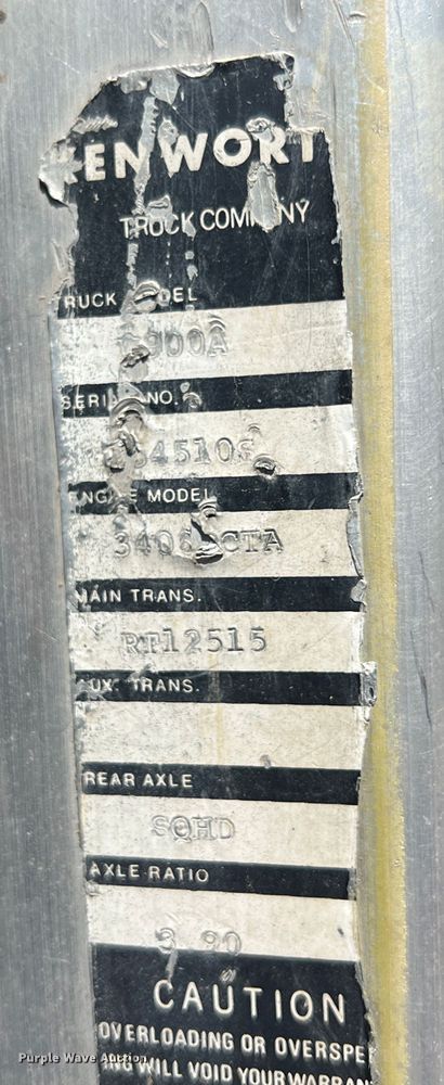 image for item JX9474 1978 Kenworth  tow truck