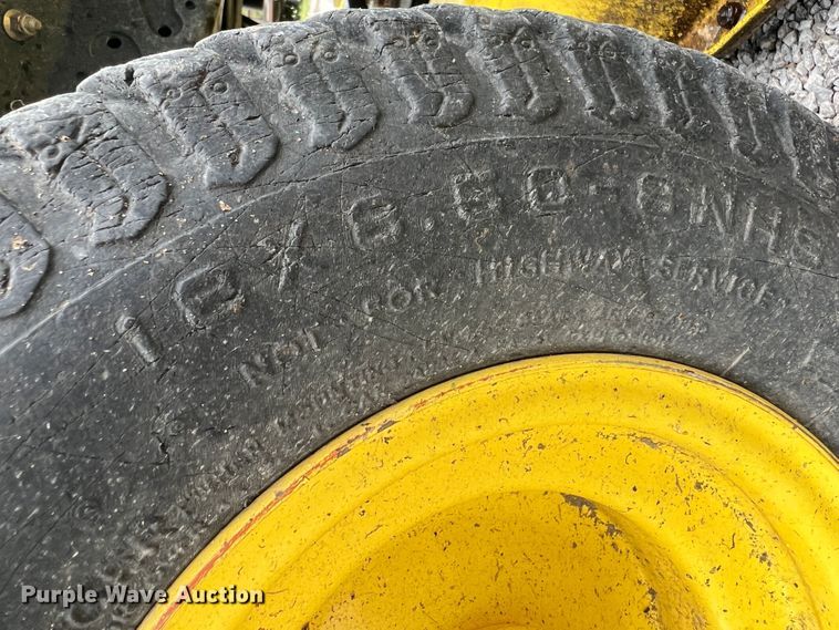 image for item JX9497 John Deere X475  lawn mower