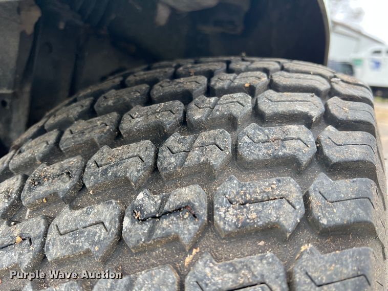 image for item JX9497 John Deere X475  lawn mower