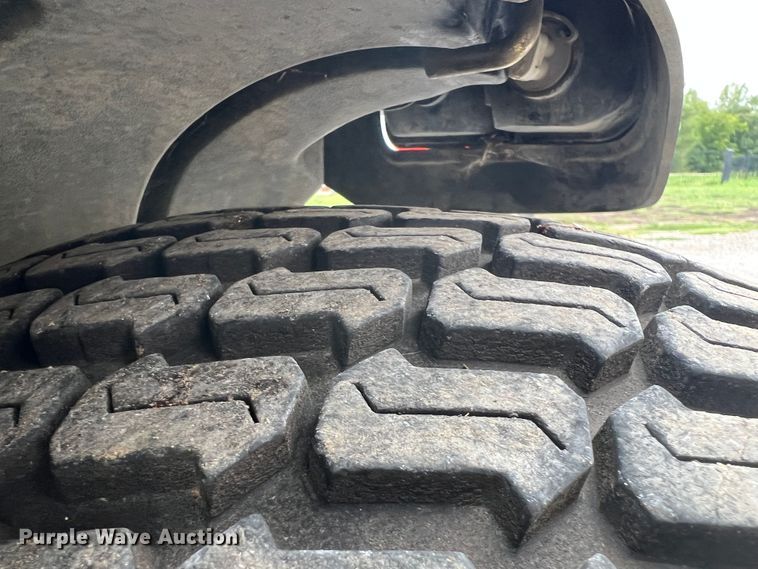 image for item JX9497 John Deere X475  lawn mower