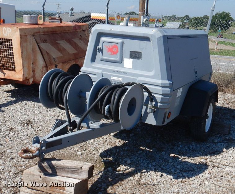 image for item JY9679 2006 Ingersoll Rand P135WIR  air compressor