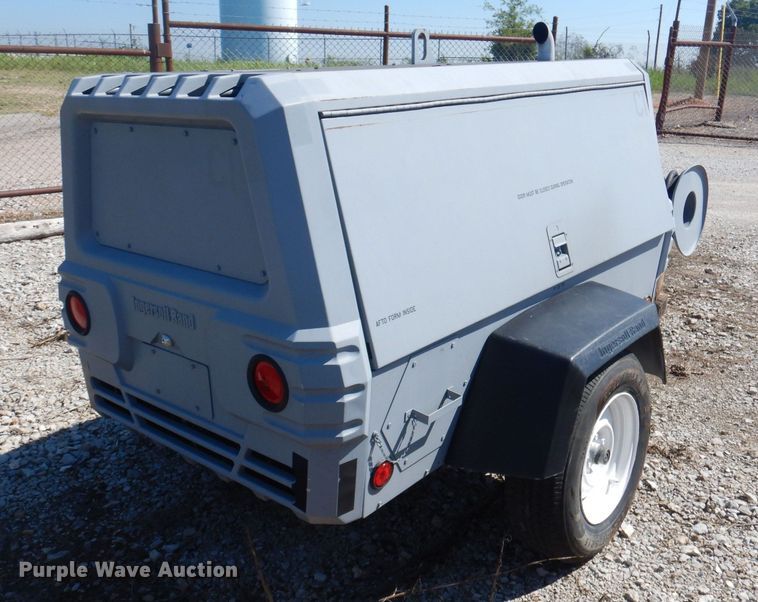 image for item JY9679 2006 Ingersoll Rand P135WIR  air compressor