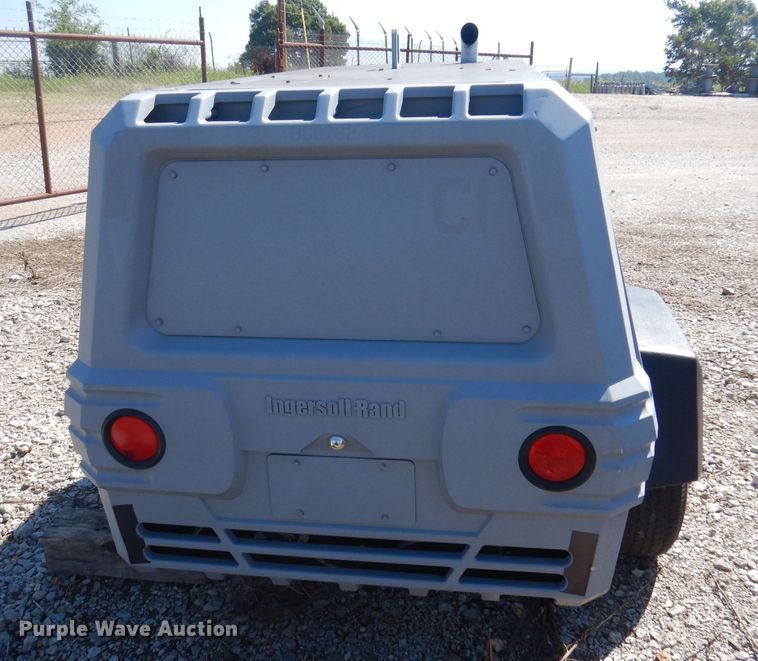 image for item JY9679 2006 Ingersoll Rand P135WIR  air compressor