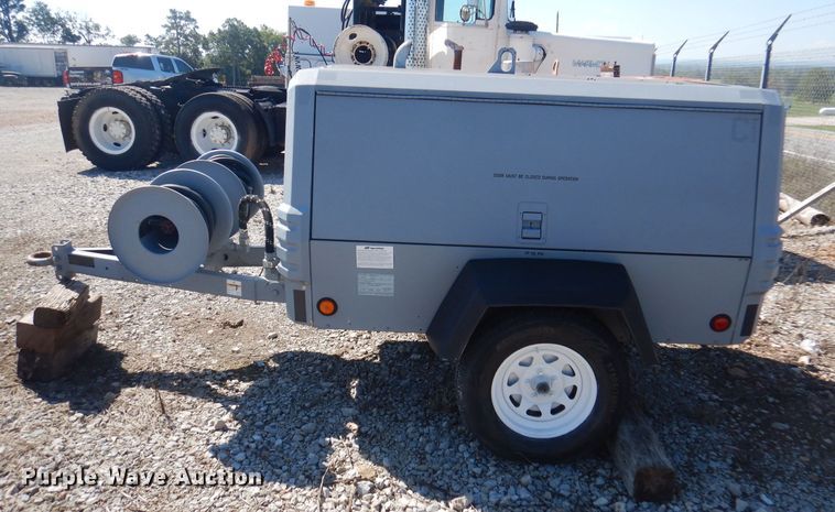 image for item JY9679 2006 Ingersoll Rand P135WIR  air compressor