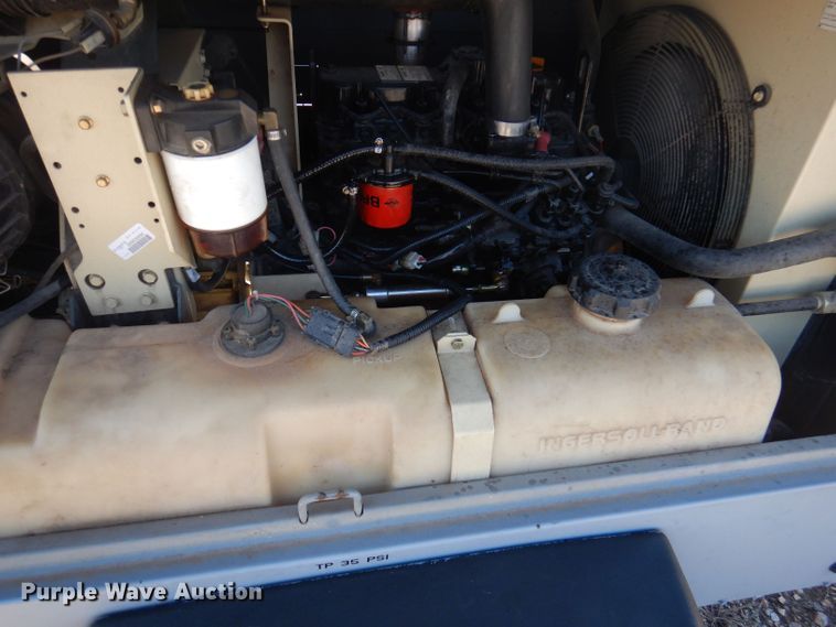 image for item JY9679 2006 Ingersoll Rand P135WIR  air compressor