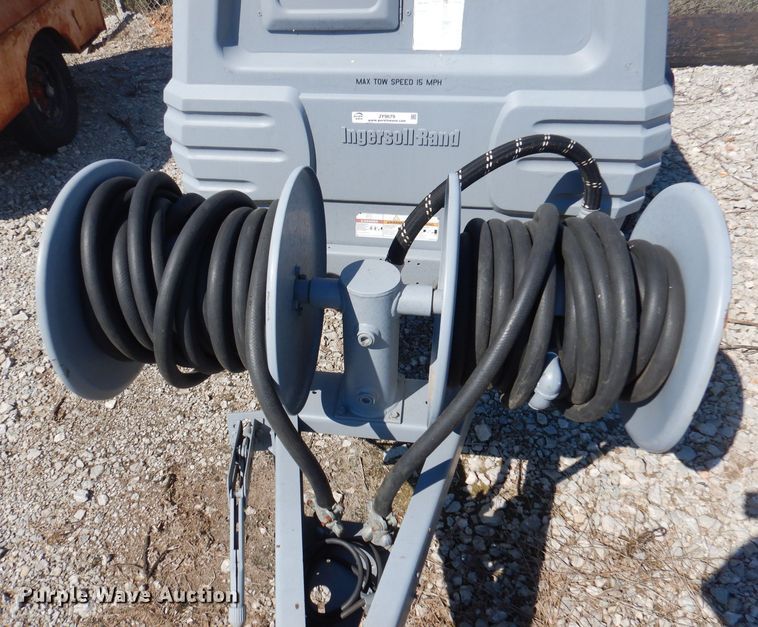 image for item JY9679 2006 Ingersoll Rand P135WIR  air compressor