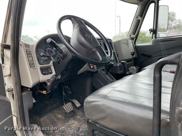 image for item KE9335 2012 International 4300  dump flatbed truck