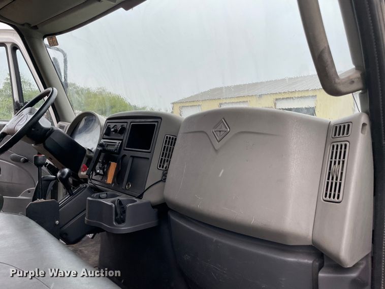 image for item KE9335 2012 International 4300  dump flatbed truck