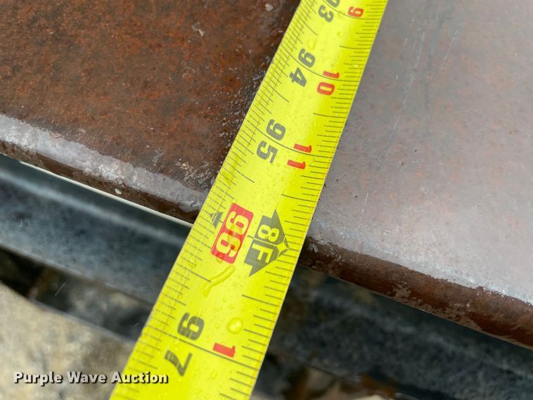 image for item KE9335 2012 International 4300  dump flatbed truck