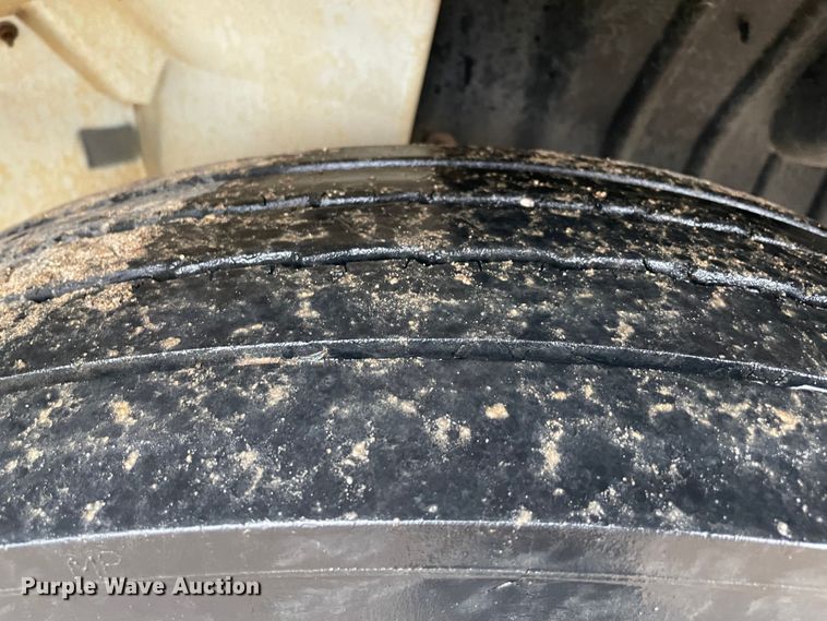 image for item KE9335 2012 International 4300  dump flatbed truck