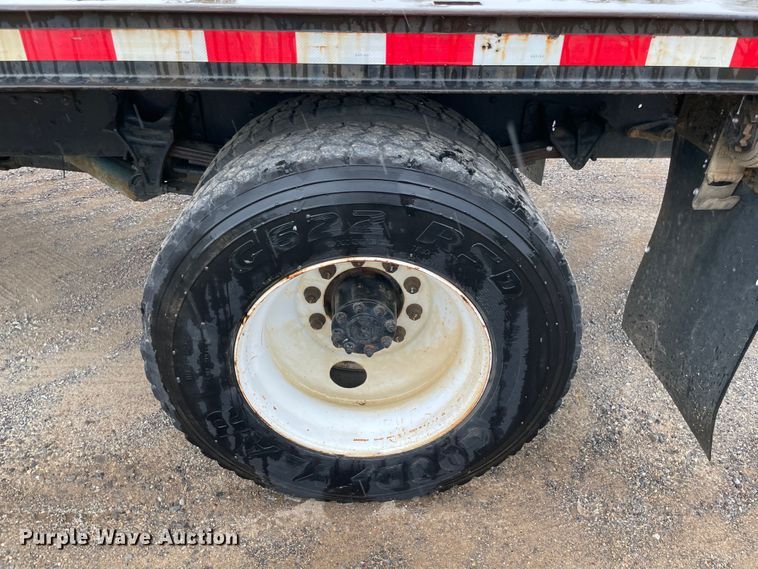 image for item KE9335 2012 International 4300  dump flatbed truck