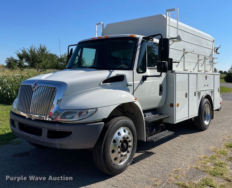 image for item KF9573 2011 International DuraStar 4300  utility / service truck