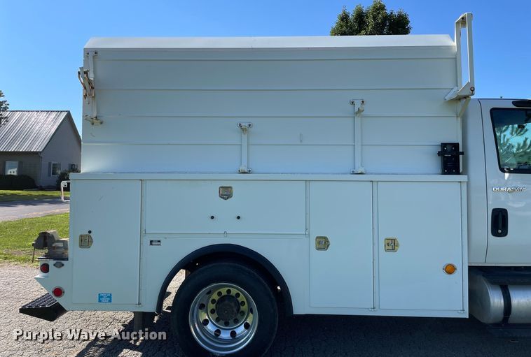 image for item KF9573 2011 International DuraStar 4300  utility / service truck