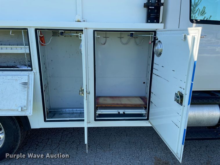 image for item KF9573 2011 International DuraStar 4300  utility / service truck